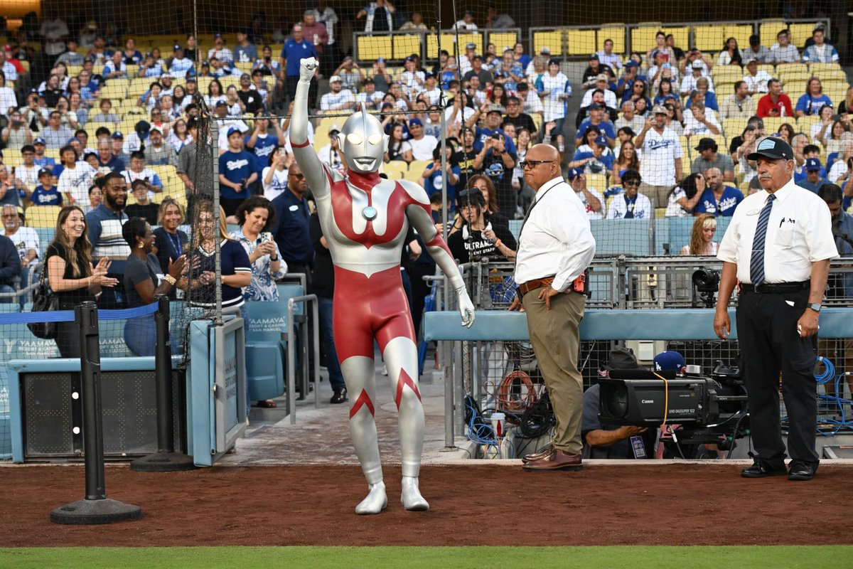 Ultraman history in the making! ⚾✨

Tsuburaya Fields Holdings Chairman Yamamoto delivers the first pitch with Ultraman &amp; Alien Baltan at the <a href="/Dodgers/">Los Angeles Dodgers</a>  Stadium! 🙌