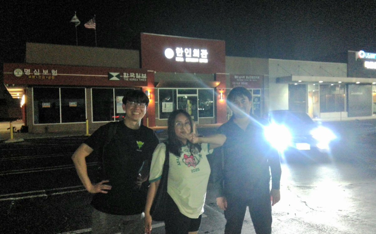 _TwoYen_'s tweet image. Posting a #PokemonWorlds #photodump before memories get blurry as the plastic cam pictures 📸 
Thank you lovely trainers! ❤️