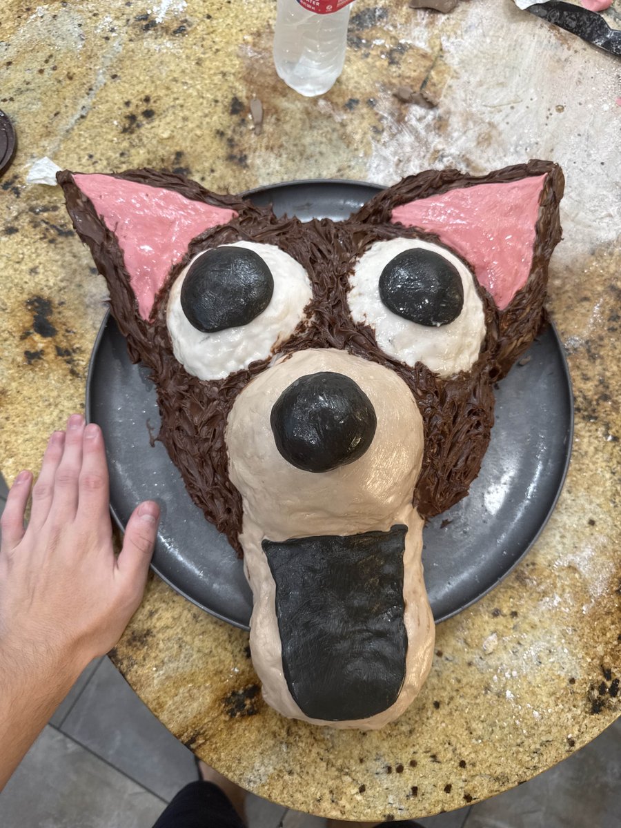 Connor | 100Media tweet media