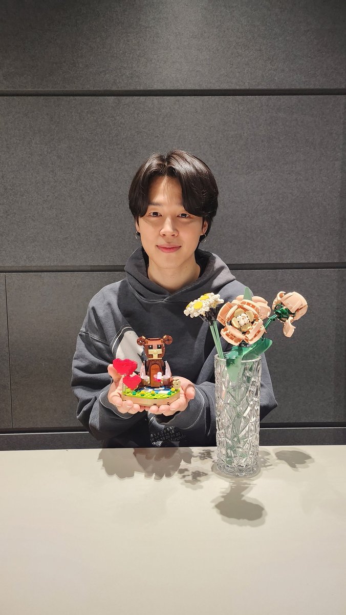 we need to convince jimin to do another one of these lego lives. i can watch him and his beak trying to figure things out all day.