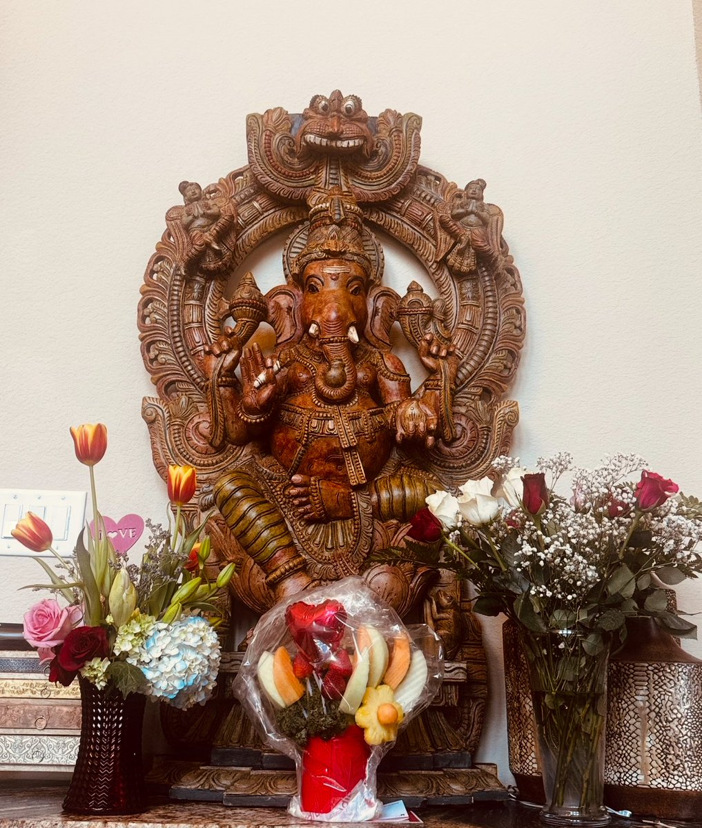 Seema Hakhu Kachru (@seemahkachru) on Twitter photo Celebrate with devotion and love. Happy Ganesh Chaturthi. #GanpatiBappaMorya Celebrate with devotion and love. Happy Ganesh Chaturthi. #GanpatiBappaMorya