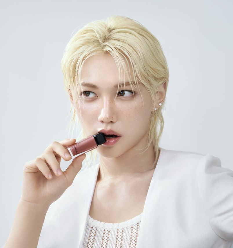 godboksang's tweet image. Yes , just like you .
#FELIX #HERA