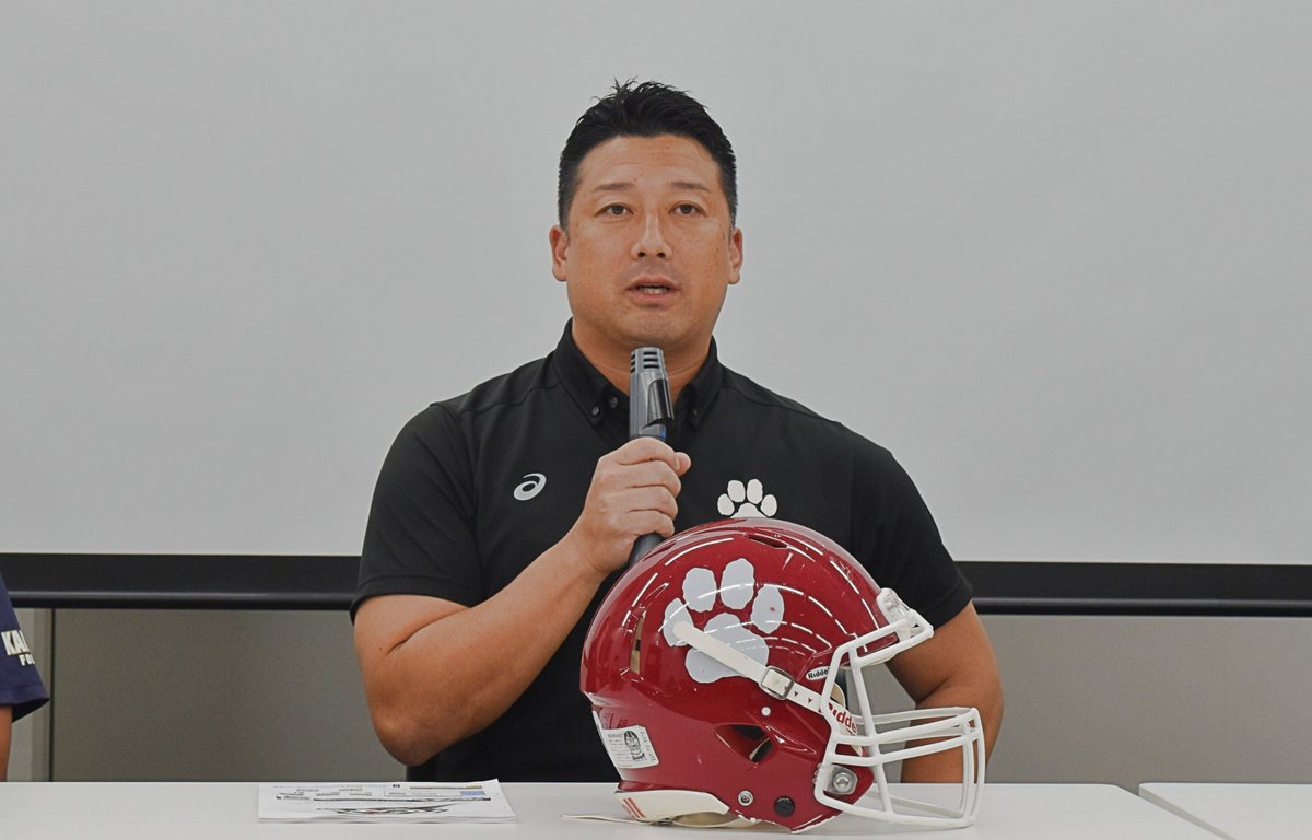 【関西・秋季報道説明会から】 
立命館大・高橋健太郎監督
（今年は合宿はせず、BKCで練習を続けたそうですが）