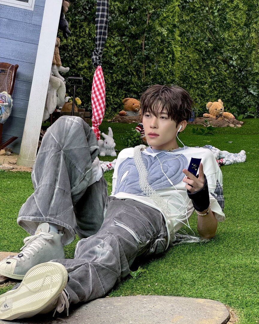 selfolssi ♤ tweet media