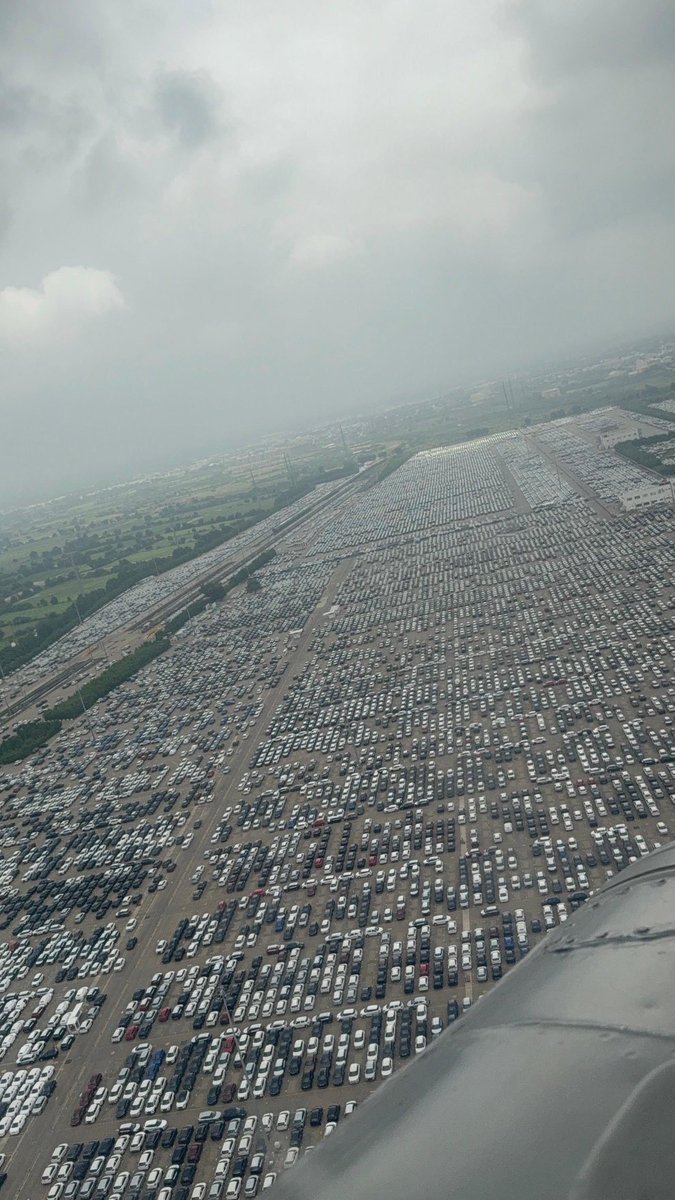 ucallmesachin's tweet image. मारुति सुज़ुकी का स्टॉकयार्ड गुजरात में…
और बिहार के लिए सिर्फ़ @narendramodi जी के जुमले और झूठे वादे!
गुजरात को उद्योग,बिहार को बेरोज़गारी
मोदी जी के वादे =जुमला फ़ैक्ट्री!
बिहार हर बार पूछता है–
रोज़गार कहाँ है मोदी जी?
@Maruti_Corp
#modifailsbihar 
#modifoolsbihar 
#Bihar