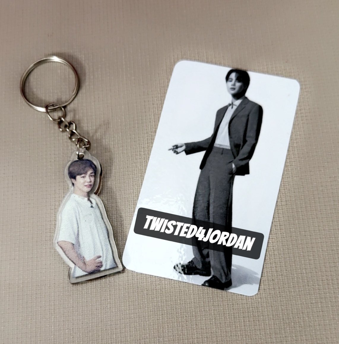🐥Jimin GA 🐥

🐥MBF 
🐥Like-RT 
🐥Enter Once 
🐥Post fav pic-meme-gif of Jimin
🐥Include location 
🐥USA-Global
🐥2 winners 
🐥Keychain &amp; other Jimin items not shown will be sent 

Good Luck🐥

Ends: 9-7-25
