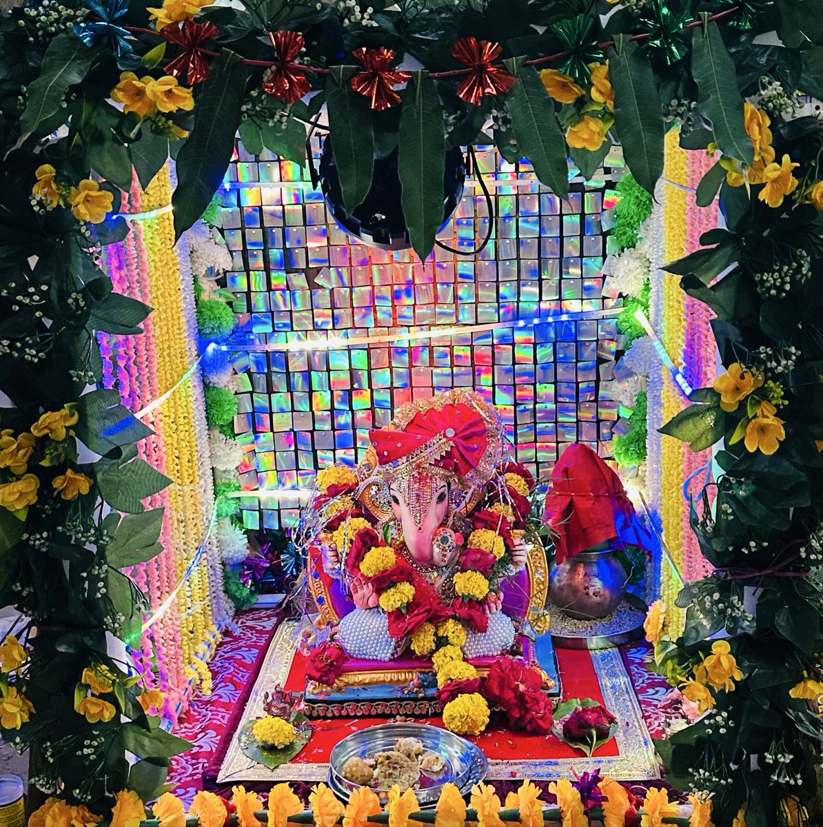 Chaotic_mind99's tweet image. #GaneshChaturthi

आपको और आपके पूरे परिवार को गणेश चतुर्थी की हार्दिक शुभकामनाएं। 

गणपति बप्पा मोरया ♥️🙏