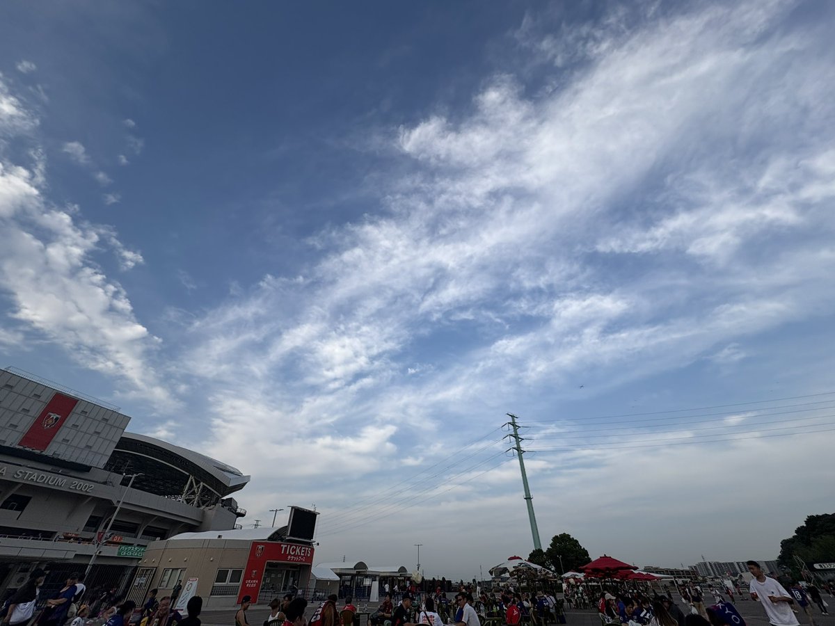 南はショップもなく
🟦の方が多いですね！
やっと日が陰ってきた！

＃FC東京浦和