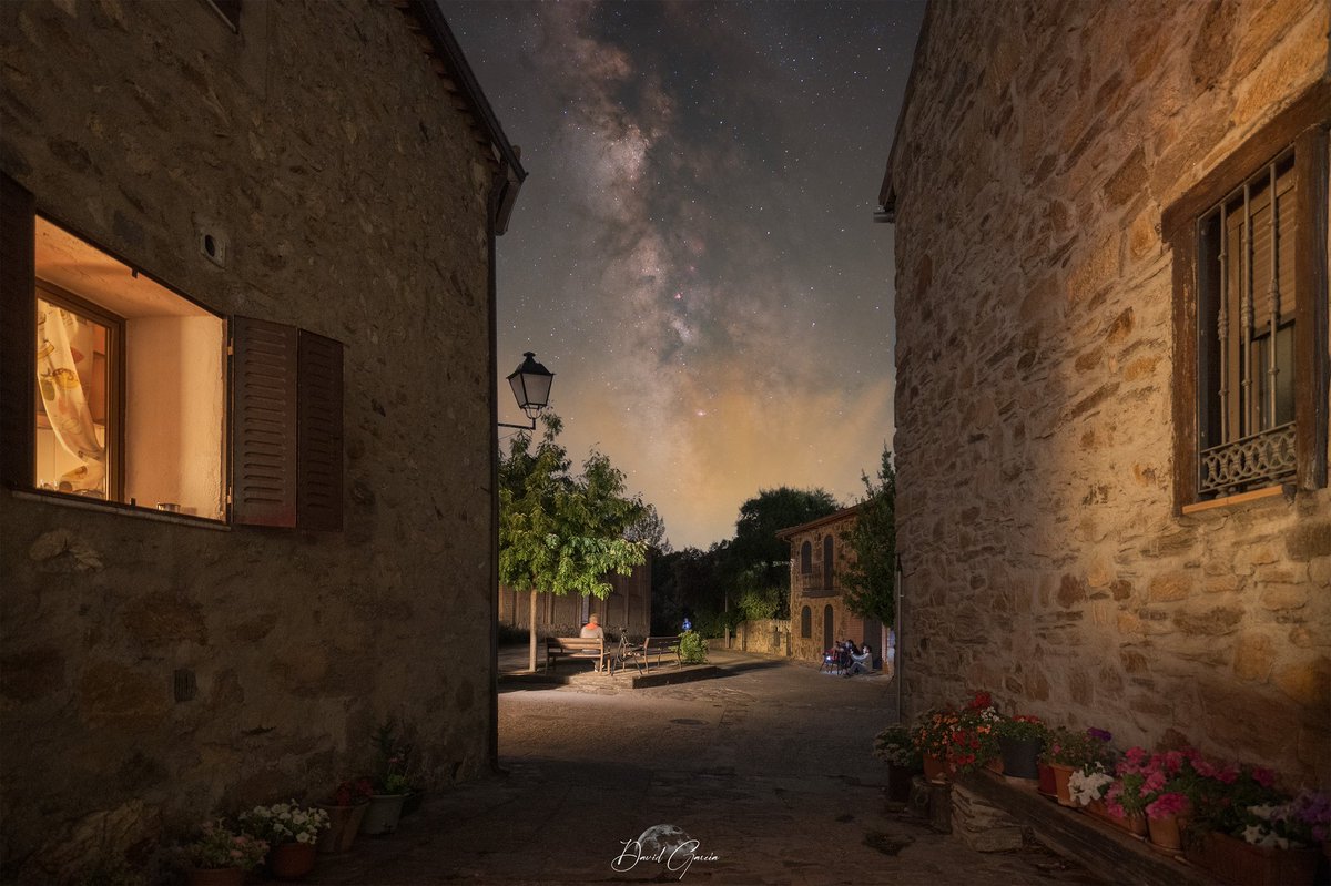 AstroRincón. Los pueblos de la Reserva de la Biosfera Sierra del Rincón (Madrid) apagan su alumbrado público para concienciar sobre la contaminación lumínica y desarrollar actividades educativas/divulgativas, entre ellas un taller de Astropaisaje que impartí con <a href="/ArtecheAdrian/">Adrian Arteche Fotografía</a> 🥰