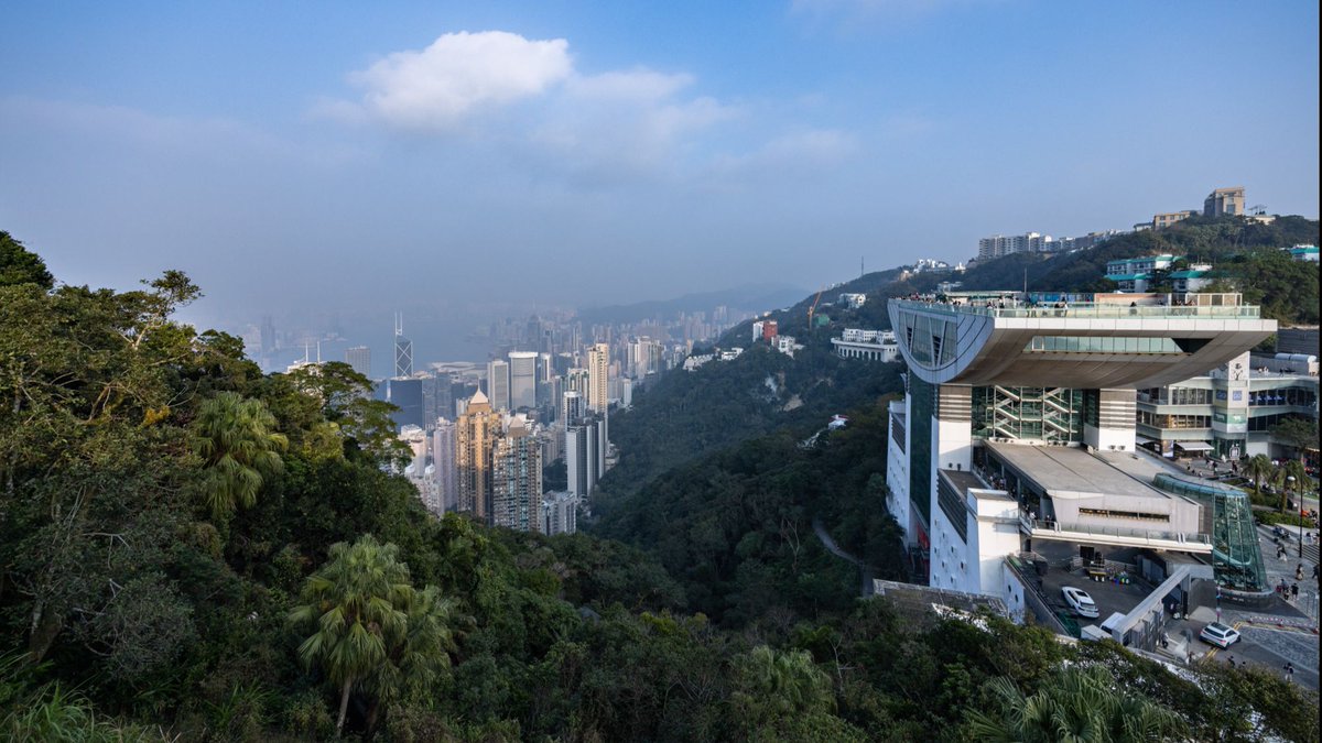 A new mansion in #HongKong sold for HK$1.09 billion ($140 million), the most expensive home sale in the financial hub this year. #property
buff.ly/g9XIwee