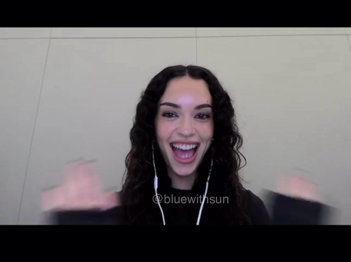 bluewithsun's tweet photo. hoy tuve la linda experiencia de poder hablar con Dani<3, estoy muy feliz, hable con ella en español! Dani fue super amable y super linda, se veía hermosa, me llamó "Mi amor" y me dijo que era bellísima🥲❤️

muchas gracias Dani por hacerme tan feliz❤️ te amo 
@katseyeworld https://t.co/6SnTP0dDly