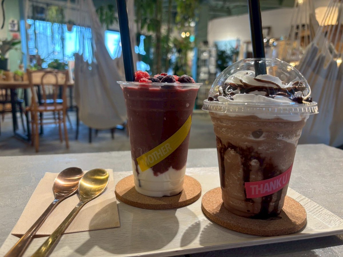 tsurijyoshi's tweet image. ランチ後は
ストックバスターズに行って
フライパンを新調🍳

その後は
娘のリクエストのカフェへ〜☕️

1階はグリーンの植物を販売していて
2階がカフェ🍰

このゆらゆらするハンモック
ゆられていると
眠たくなりました（笑）

#MOTHER
#燕三条
#カフェ