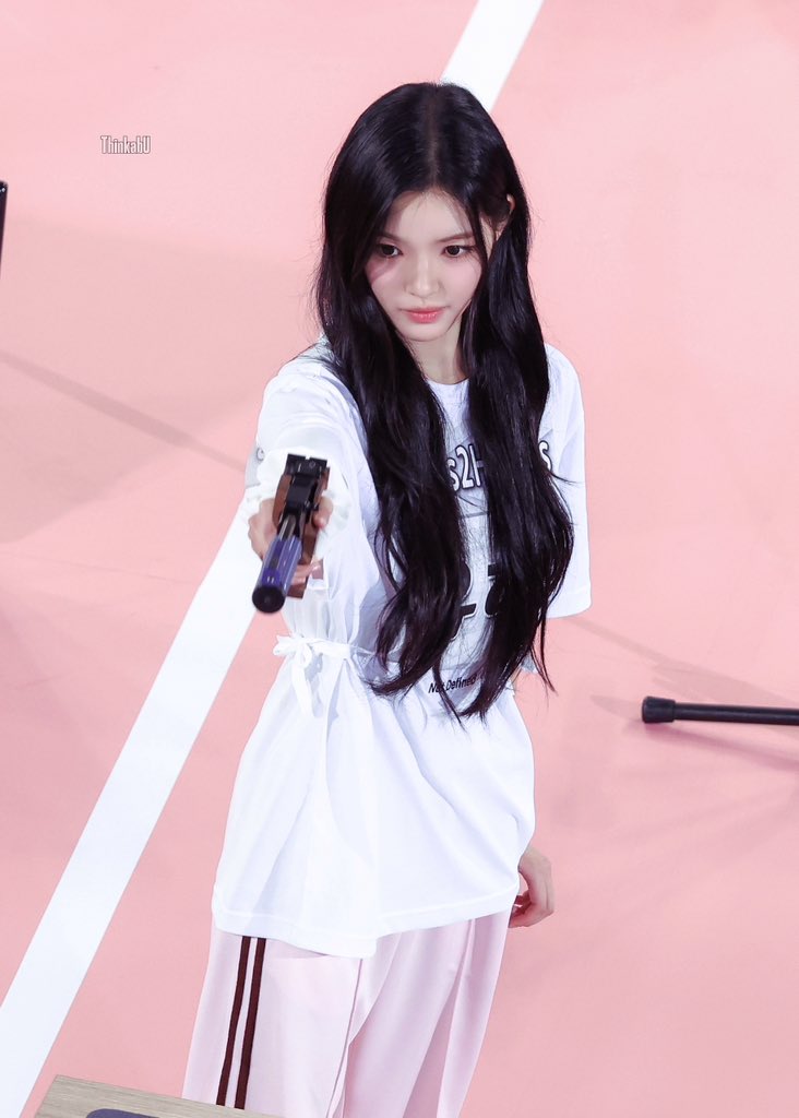 ThinkabU_0412's tweet photo. 250825 아육대
💘

#유하 #H2H #하투하
#하츠투하츠 #YUHA #Hearts2Hearts https://t.co/BNG8ZQDreA
