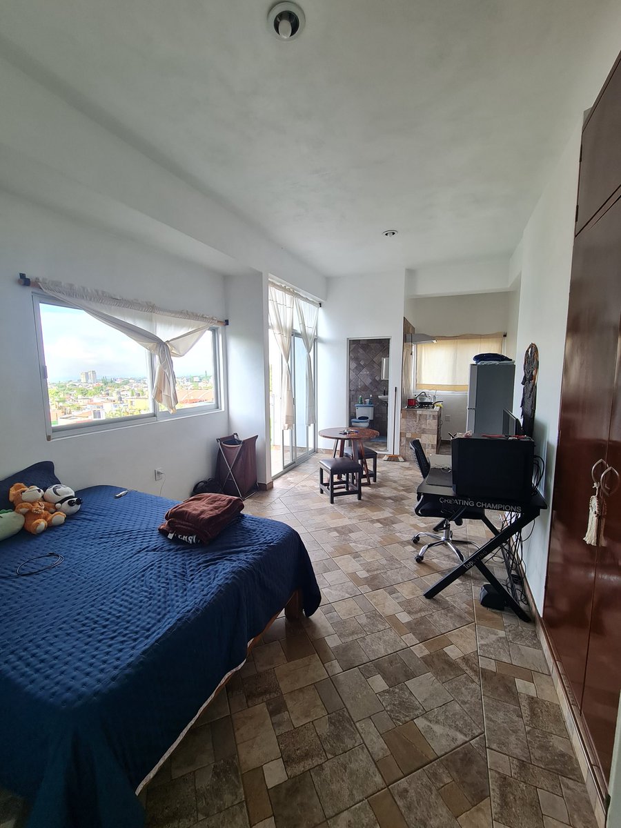 Por fin conseguí un ascenso, vivo solo, vivo en otra ciudad, dependo de mi mismo y de mi propio esfuerzo, no puedo creer lo que he logrado siendo yo mismo, soy capaz de todo!

Pero ser capaz de todo no te traerá de vuelta, quisiera que pudieras ver en lo que me convertí.