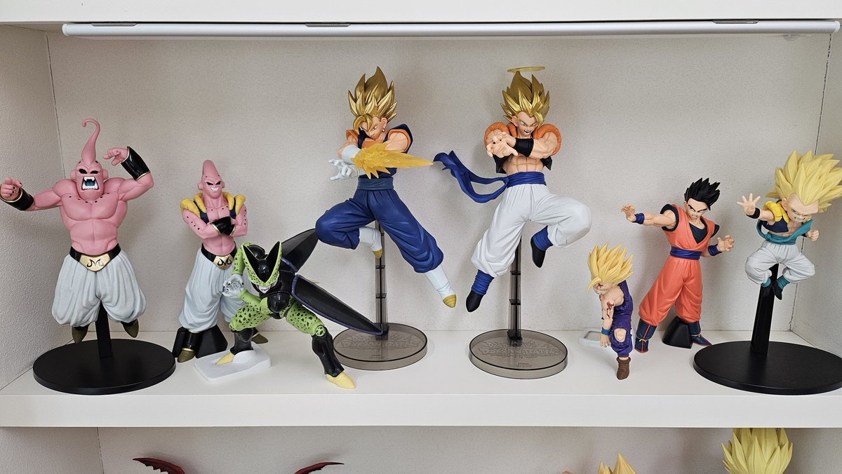 Gangu_Quest's tweet photo. ここの段、僕のお気に入りです😍
かっこいい！
＃フィギュア
#ドラゴンボール
#コレクション
＃フィギュア好き https://t.co/SgBnIiiZv4