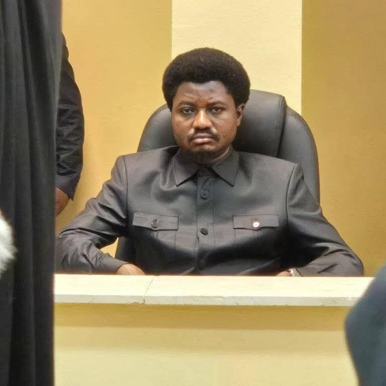 #RDC :  <a href="/ConstantMutamba/">Constant Mutamba</a> 

■ Preste serment au barreau de matadi comme avocat, Constant Mutamba a été radié par l'ordre national des avocats pour indélicatesse, manque de déférence et installation irrégulière de son cabinet à #Kinshasa alors qu’il est du Barreau de #Matadi. Et