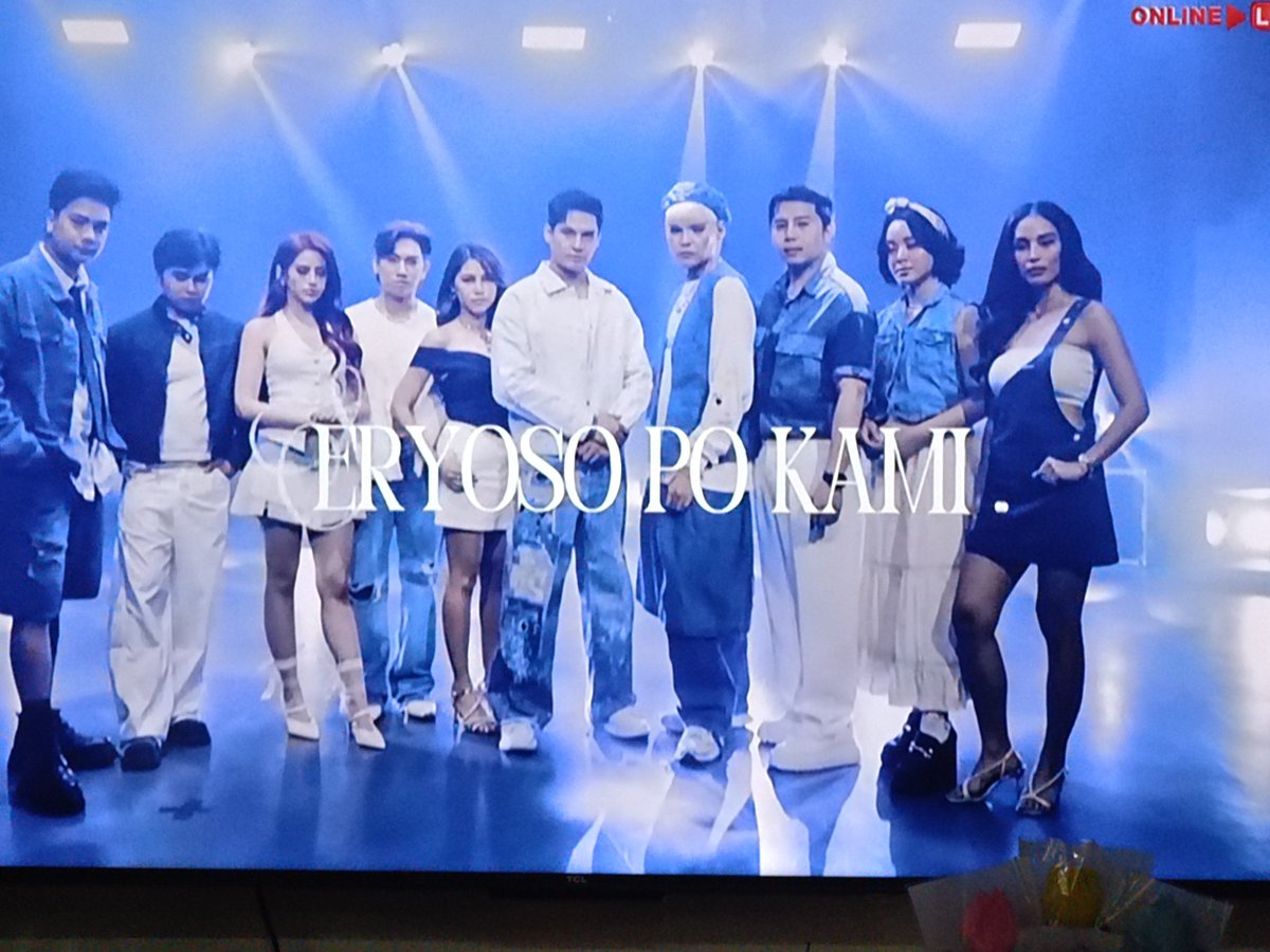 Cheez_whiz04's tweet image. Pano yung seryoso kuys @erisaragoza 🤭😅🤣🤣hirap mag seryoso hahaha,,,happy 9th anniversary showtime online u fam,,we love u guys

#showtimelarotayu 
#itsshowtimena
#9thyearanniversary