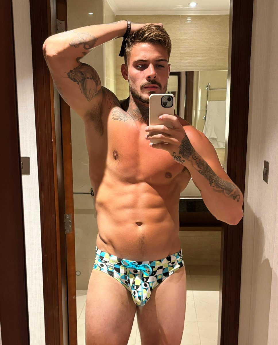 LeoMCreator's tweet photo. Beach ready 🏖️ 

#explore #BeachVibes #summer #muscle #tattoo https://t.co/7jeJqetJCm