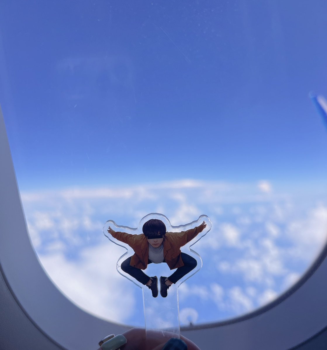 こらこらはしゃぐなはしゃぐな~💦💦💦って撮ってたら後ろからトントンされて
ドリンクサービス☕️渡された時の写真。