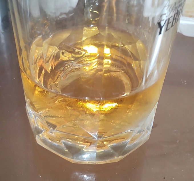 デュワーズ12年を
すこっちだけ

おやすみ 