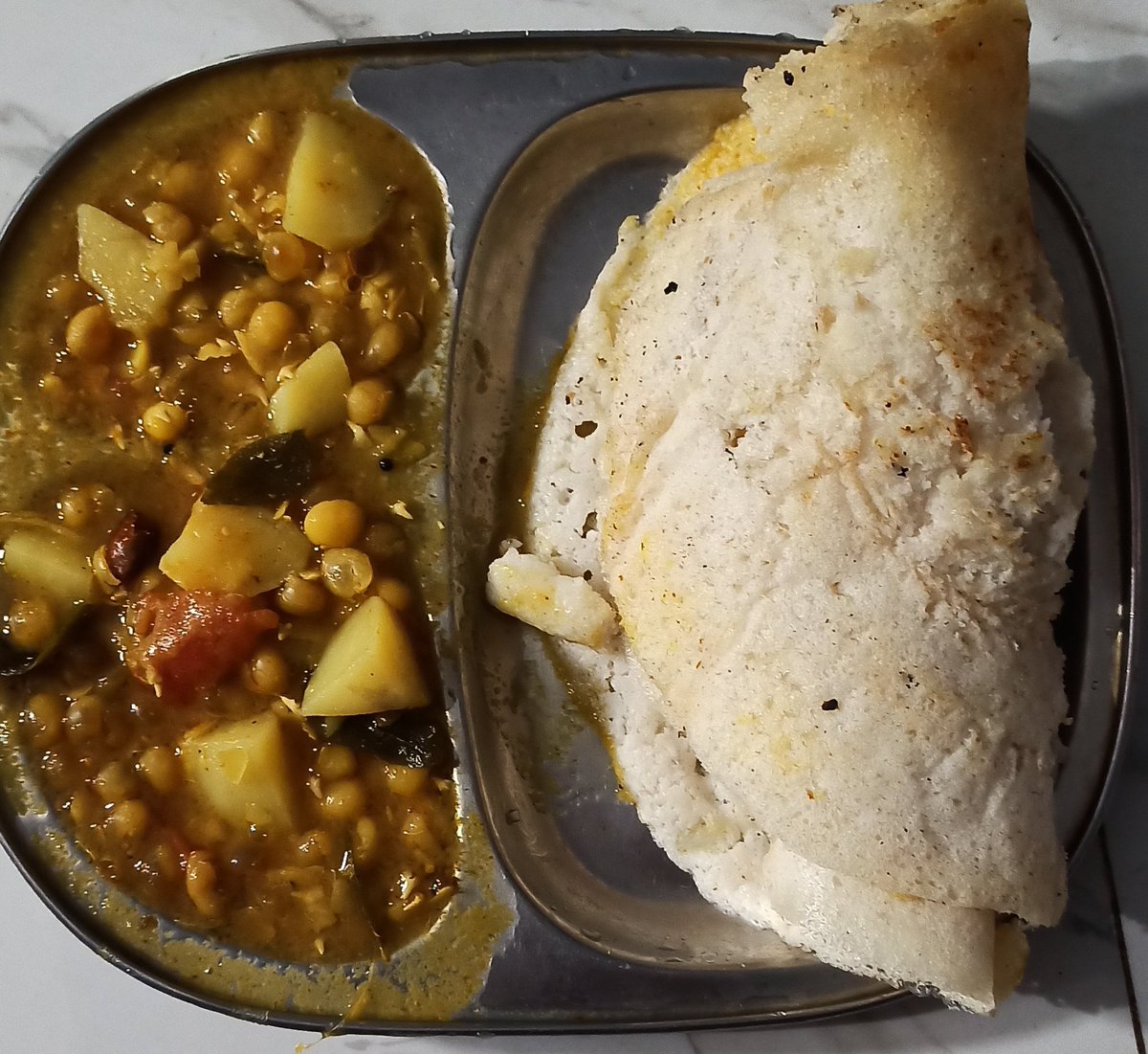 SangitaSethy's tweet image. Puja vibes! ଚକୁଳି, ମଟର ତରକାରୀ
#Odia