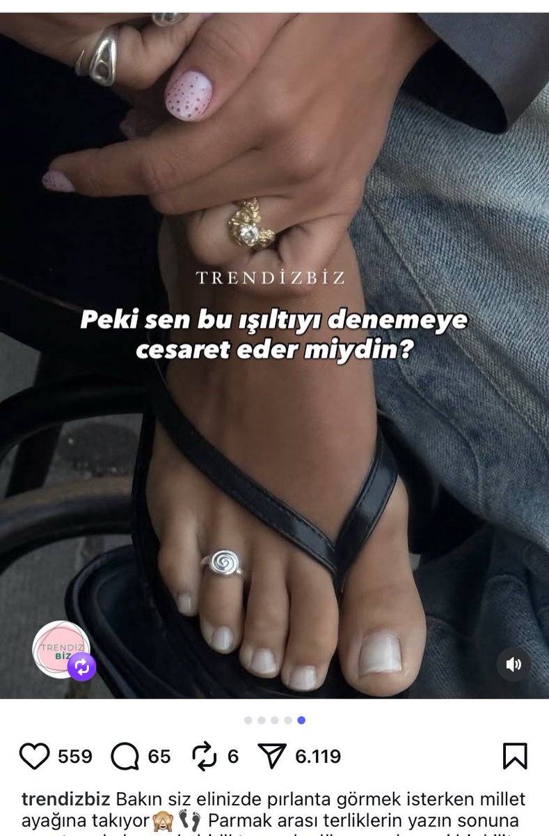 Ben daha pırlanta kolye yüzük takmamışken millet ayak parmağına takmaya başladı 
Şu köşe de ağlayıp geliyorum