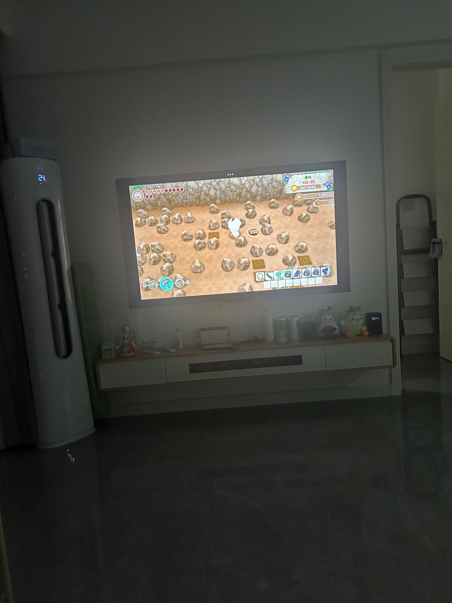 Y700这小平板玩游真无敌，全功能typec口可以接电视，下个switch模拟器玩爽歪歪。家里的switch oled感觉可以放小黄鱼了🤣。