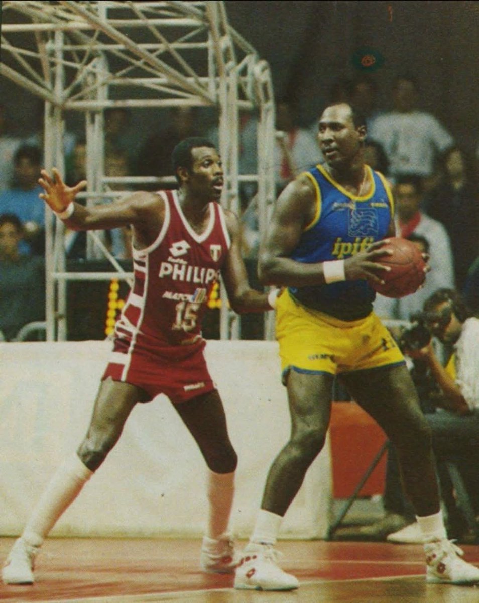 10 anni fa, il 27 agosto del 2015, all'età di 58 anni, ci ha lasciati Darryl Dawkins. 
Per due stagioni, dal 1989, militó nell'Auxilium Torino. La sua maglia gialloblu numero 11 fu ritirata.

#DarrylDawkins #ChocolateThunder #AuxiliumTorino #ignoranzagialloblu