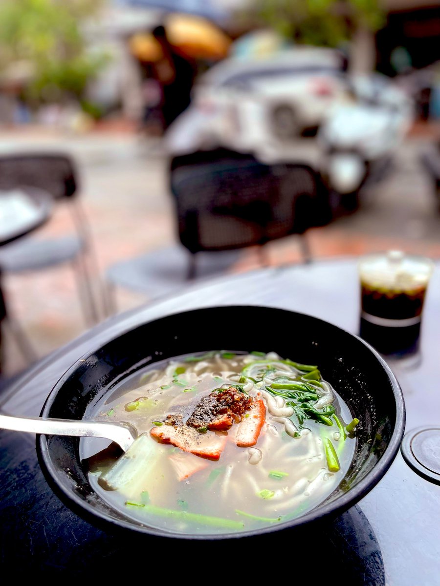 これとても美味しい
なにかは分かんないけど 麺ﾓﾁﾓﾁ