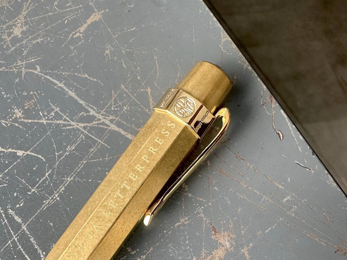 【再入荷お知らせ】大枝活版室のロゴマーク入りKaweco スポーツ、再入荷いたしました！合わせて専用クリップも再入荷しておりますので、ぜひチェックしてみてくださいね。oeda-letterpress.com/products/kawec…