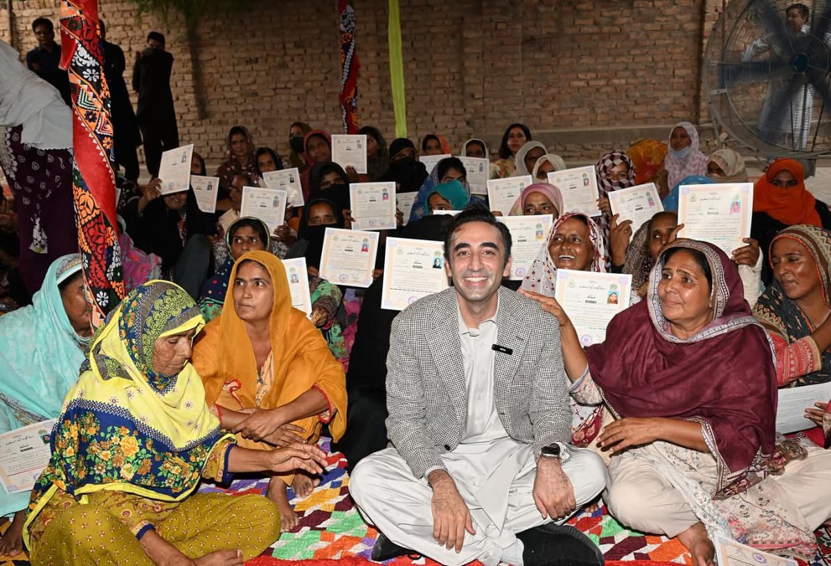 𝐁𝐚𝐫𝐤𝐚𝐭 𝐀𝐥𝐢 𝐋𝐚𝐬𝐡𝐚𝐫𝐢 (@barkatlashari11) on Twitter photo The picture says it all.. <a href="/BBhuttoZardari/">BilawalBhuttoZardari</a> empowering women through home ownership, continuing the legacy of Shaheed Zulfiqar Ali Bhutto’s vision for social justice and equality. A step toward dignity, independence, and a stronger Pakistan.🇵🇰 #PPP #WomenEmpowerment #BhuttoLegacy The picture says it all.. <a href="/BBhuttoZardari/">BilawalBhuttoZardari</a> empowering women through home ownership, continuing the legacy of Shaheed Zulfiqar Ali Bhutto’s vision for social justice and equality. A step toward dignity, independence, and a stronger Pakistan.🇵🇰 #PPP #WomenEmpowerment #BhuttoLegacy