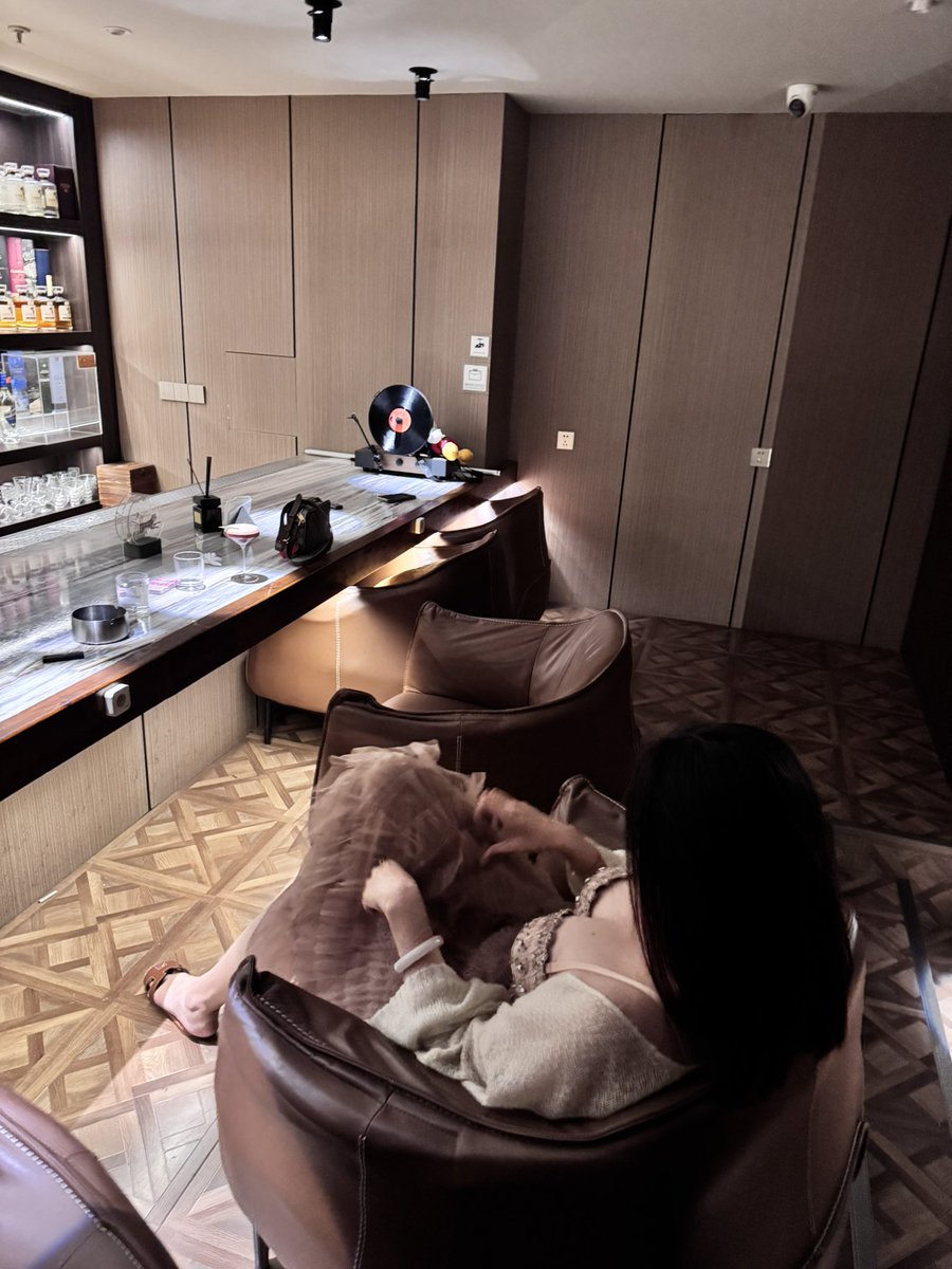 来一个刚出新手村遇见顶级魅魔的