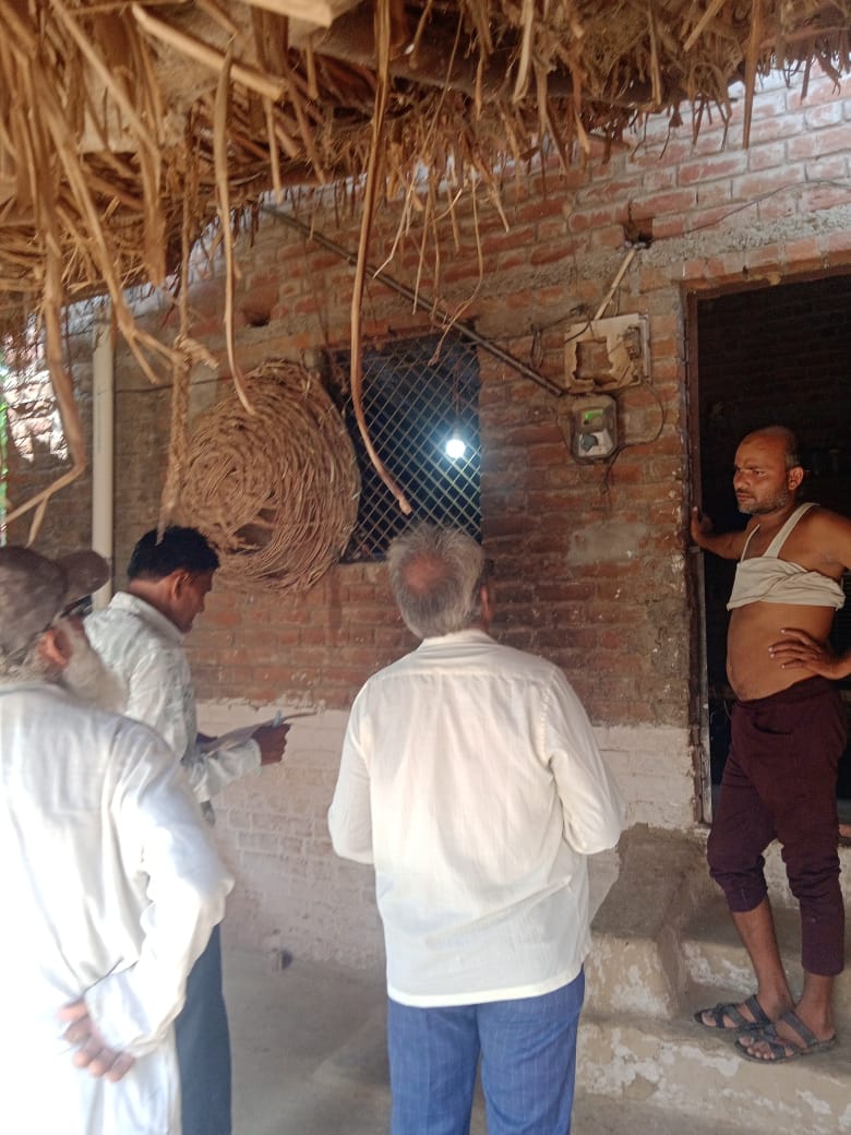 विद्युत वितरण उपखण्ड मौदहा के क्षेत्र में राजस्व वसूली करते विभागीय कर्मचारी T
<a href="/aksharmaBharat/">A K Sharma</a> <a href="/mduppcl/">MDUPPCL</a> <a href="/MDDVVNL/">MD DVVNL AGRA</a> <a href="/UPPCLLKO/">UPPCL</a> <a href="/dvvnlhq/">Dakshinanchal Vidyut Vitran Nigam Limited</a>