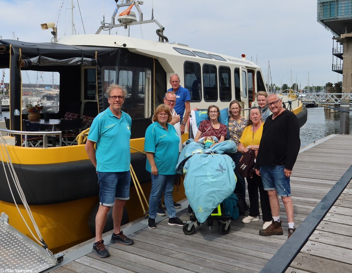 Vaarwens 1555 op 27-08-2025: Samen genieten van de vaartocht en de extra lekkernijen
Link naar het hele verslag: stichtingvaarwens.nl/.../2706-vaarw…...
Vandaag is de Vaarwens voor Carla, die samen met haar dierbaren een mooie vaartocht gaat maken, de zon maakt het extra fijn.