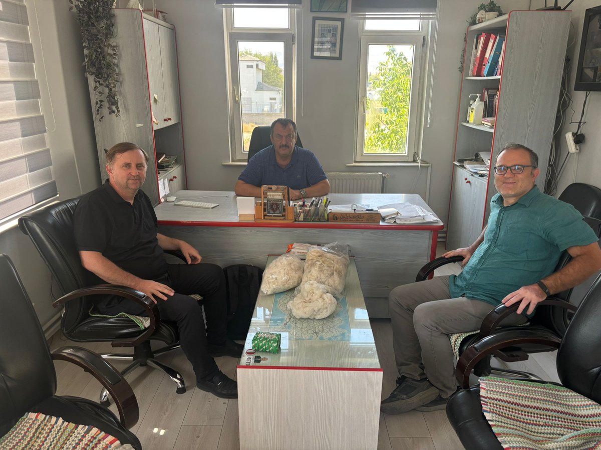 #YerelKalkınmaHamlesi Teşvik Programı tanıtımı kapsamında, Konya'da tarım makineleri ve yün, yapağı  sektörlerinde faaliyet gösteren 2 firmamızı ziyaret ettik. Yatırım teşvik sistemi ve destekler hakkında bilgilendirdik.

<a href="/KalkinmaAjansGM/">Kalkınma Ajansları Genel Müdürlüğü</a> <a href="/Mevlana_ka/">MEVKA</a>