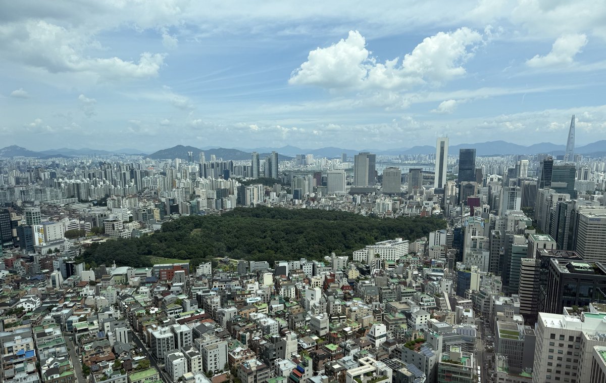 Tim Sweeney (@timsweeneyepic) on Twitter photo Seoul, South Korea Seoul, South Korea