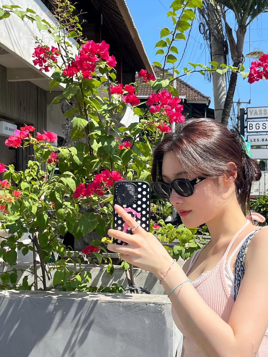 jcy_1201's tweet photo. 250827 정채연 인스타그램 업로드 
#정채연 #JungChaeYeon https://t.co/AYCRd5pULm