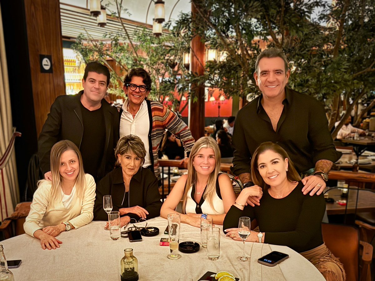 Cena entre grandes amigos. Nos faltó tiempo. Los quiero!