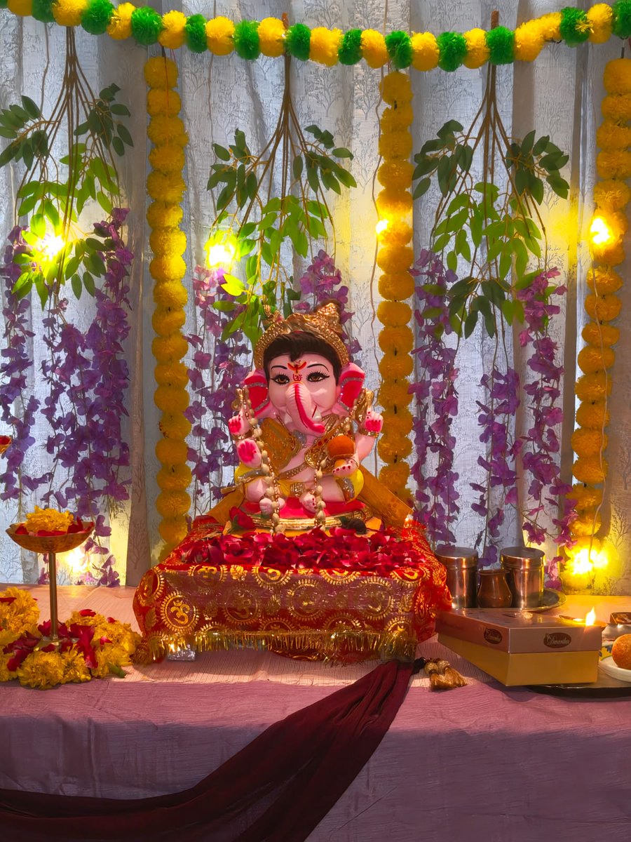 With Bappa's arrival we've officially entered the most beautiful part of the year.

That time of the year when the entire country shifts into the highest vibe states. Unreal energy.

4 months of pure Bliss.✨