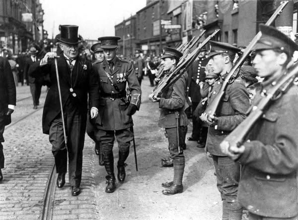 Barnsley Archives & Local Studies (@barnsarchives) on Twitter photo #OnThisDay in 1921 the Prime Minister, the Right Honourable David Lloyd George, was awarded the freedom of the Barnsley Borough.
The visit also coincided with the wedding of Sir William Sutherland and Miss Annie Fountain in Darton.
barnsleymuseums.art.blog/2021/08/27/llo… #OnThisDay in 1921 the Prime Minister, the Right Honourable David Lloyd George, was awarded the freedom of the Barnsley Borough.
The visit also coincided with the wedding of Sir William Sutherland and Miss Annie Fountain in Darton.
barnsleymuseums.art.blog/2021/08/27/llo…