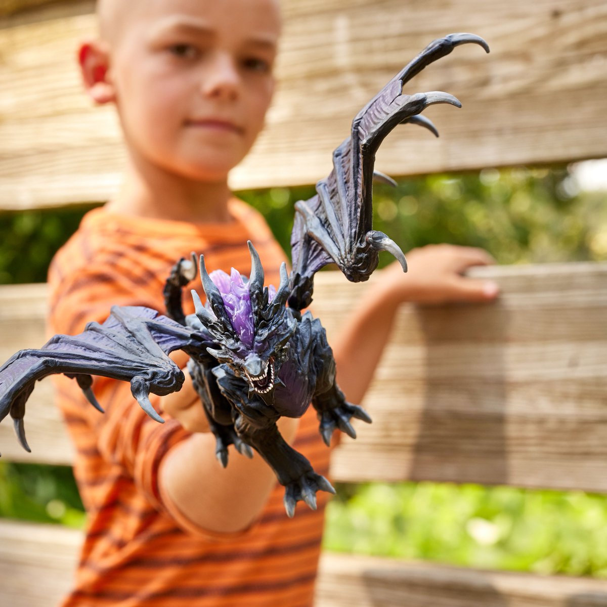 この怖そうなのは、エルドラドシリーズの超人気モンスター シャドウドラゴン
影の世界の最強のドラゴンにして、王者の風格…

11月にはゲーム『エルドラドクリーチャーズ・シャドウフォール』も登場！予約受付中です！
<a href="/mastiff_jp/">マスティフジャパン公式</a> 
x.gd/jNiNc

#シュライヒ #schleich