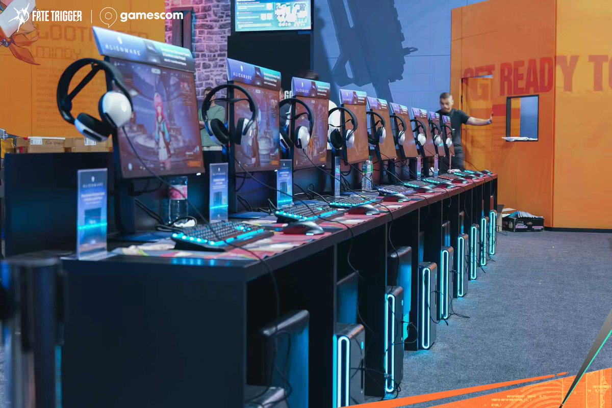 FateTrigger_EN's tweet image. Grateful to @Alienware for powering us at #Gamescom ! 🎮🔥

Alienware's top-tier gears guaranteed a smooth, immersive gameplay for players to dive into Fate Trigger's dynamic lands. 

Thanks for the awesome collab! 🙌 

#gamescom2025 #FateTrigger