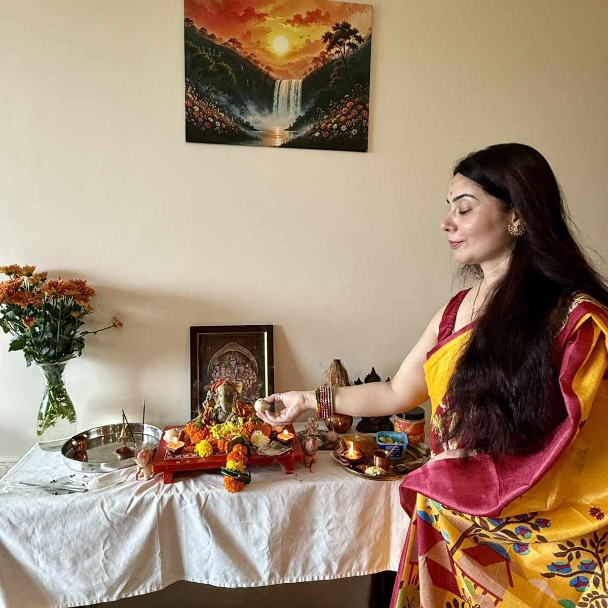 Ganesh ji aaye 
Kitne laddu khaye ? 

Happy Ganesh Chaturthi to all of you! Health, happiness and prosperity 🙏#GaneshChaturthi