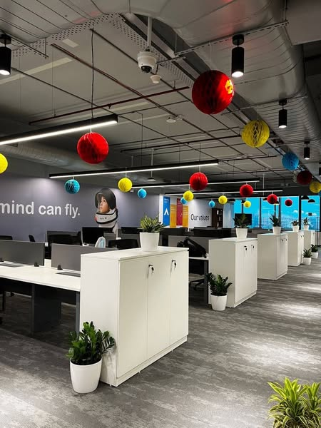 NaFaUpSpo's tweet image. 🟦 New Flex Space Deal! 🟦
🚀 #FractalAnalytics expands in #Chennai, leasing ~80 seats at Symbyont Smart Spaces, Olympia Cyberspace.
📍 Started in 2022 at Awfis – Prestige Cosmopolitan
🤖 Scaling its AI-driven innovation footprint in India’s tech hub 🇮🇳

#AI #FlexSpace #TechIndia