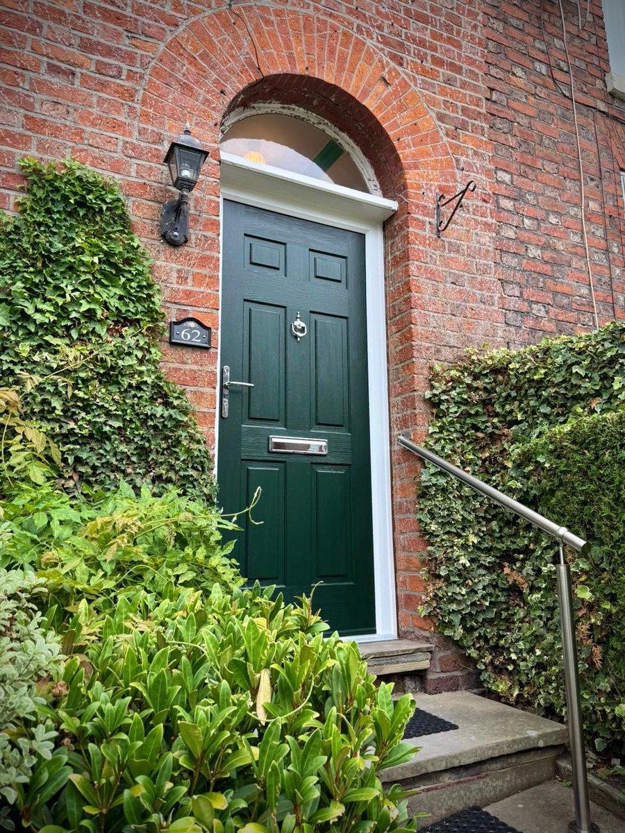 TheWindowCo's tweet image. The award for the best entrance in Altrincham goes to ...

... Green CompDoor installed in Altrincham

#altrincham #kerbappeal #beautifulhouses #cheshire