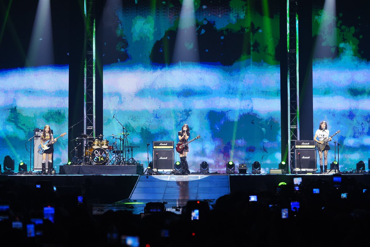 K-WORLD DREAM AWARDS tweet media