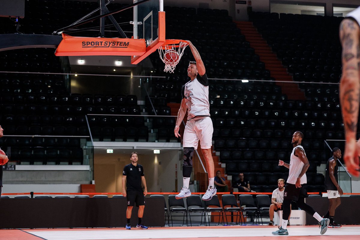 Andrew Smith aggregato alla preseason del Derthona 🇺🇸

Il lungo ex Ferrara, Brindisi, Pistoia e Vigevano aiuterà il gruppo vista l’assenza giustificata di Dominik Olejniczak 🤝🏼