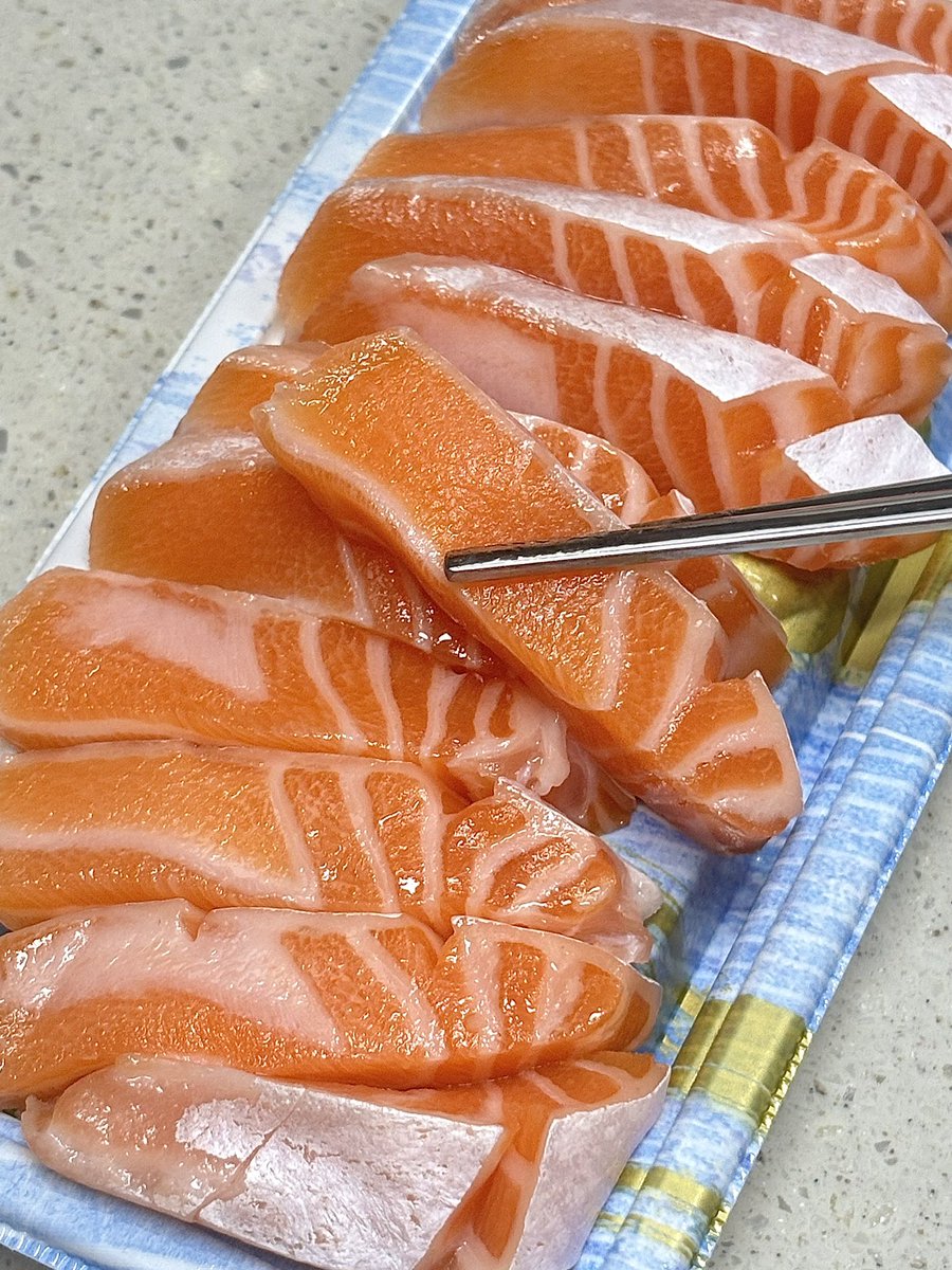 갈테야테야,
연어먹으러갈테야. 😳🧡