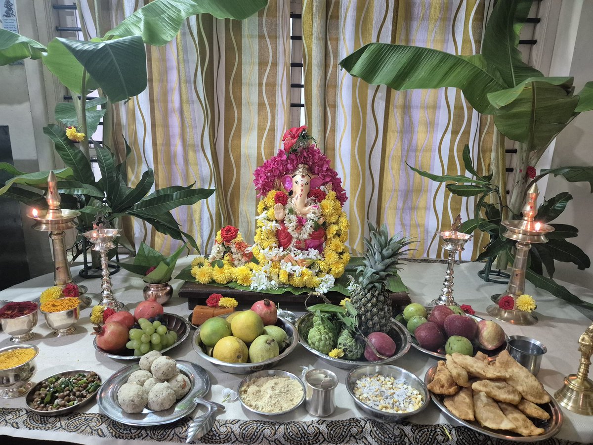 RajivLv's tweet photo. ನಮ್ಮ ಮನೆಯ ಗಣೇಶ . ಎಲ್ಲರಿಗೂ ಗಣೇಶ ಹಬ್ಬದ ಶುಭಾಶಯಗಳು. https://t.co/h4pMuj0982