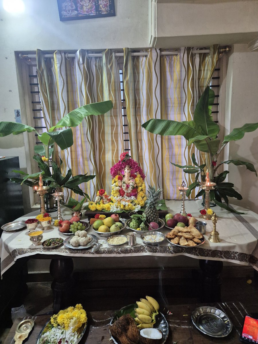 RajivLv's tweet photo. ನಮ್ಮ ಮನೆಯ ಗಣೇಶ . ಎಲ್ಲರಿಗೂ ಗಣೇಶ ಹಬ್ಬದ ಶುಭಾಶಯಗಳು. https://t.co/h4pMuj0982